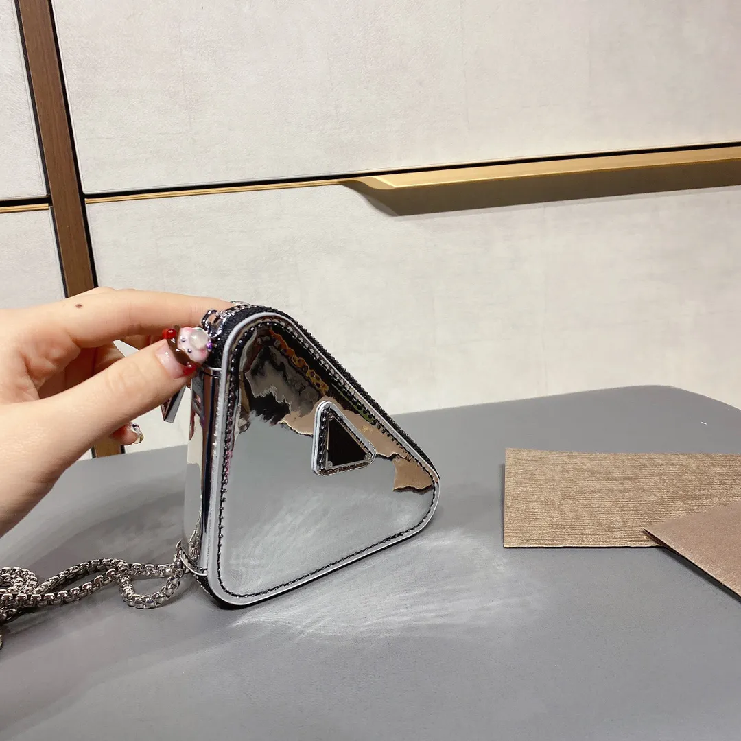 2021 new fashion trend mini triangle bag exquisite change purse fashionable gadget lady single shoulder oblique straddle bag size 268c