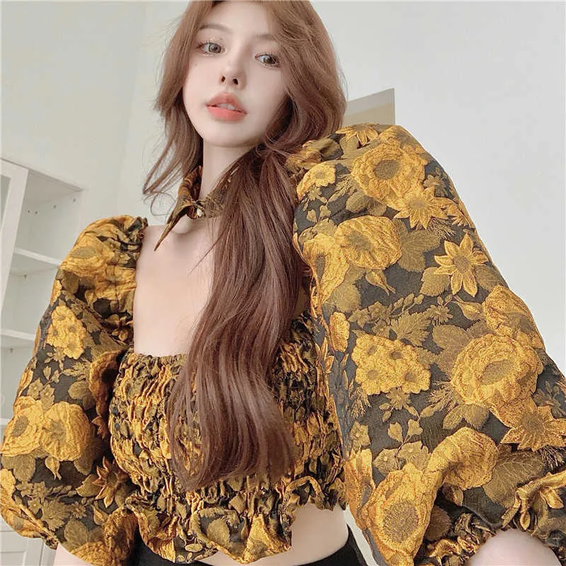 Vintage French Women's Shirt Puff Sleeve Streetwear Retro Embroidery Blouses Dark Style Clothes Female Half Sleeve Top Crop Top 210529