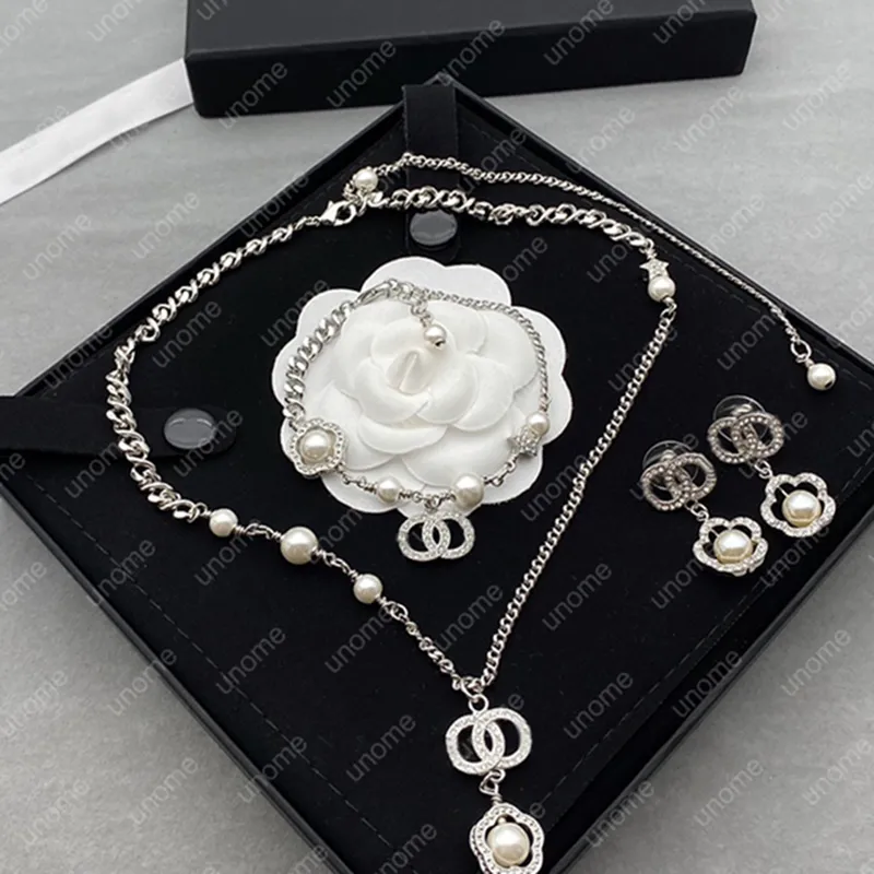 Mode Perlenohrringe Set für Frauen C Ohrring Luxurys Designer Herz Halskette Ohrringe Schmuck Halsband mit Box D2111303Z