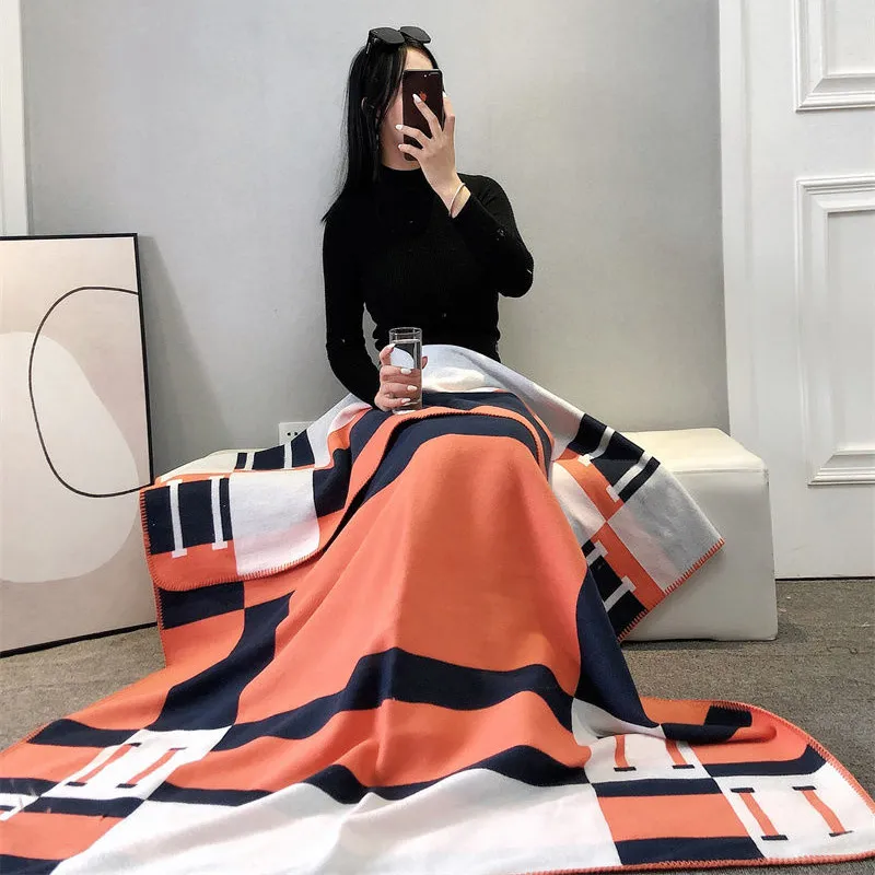 Designer Cashmere Blankets Luxury Letter Home Travel Throw Summer Air Conditioner Blanket Beach Blanket Towel Womens Soft Shawl 14224A