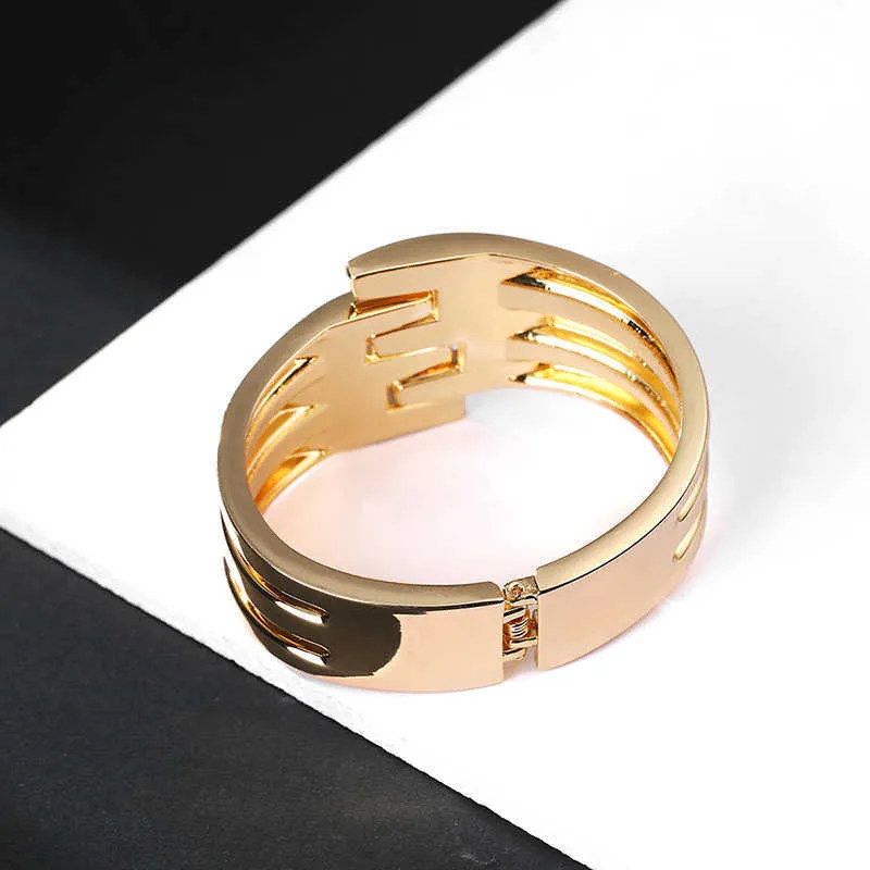 Übertrieben Mode Frauen Hohe Qualität Metall Gold Geometrie Armband Punk Qualität Offenes Armband Q0719