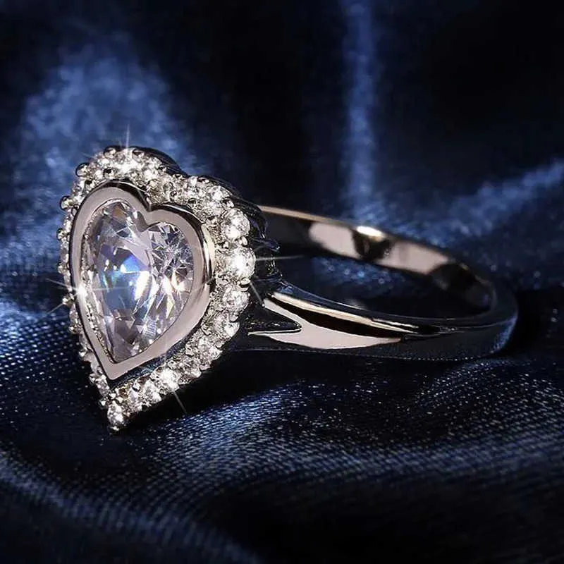 Bagues pour femmes bijoux en cristal incrusté de huit coeur bague en forme de zircon doux amour pêche plein de diamants grappe pour les styles de bande féminine