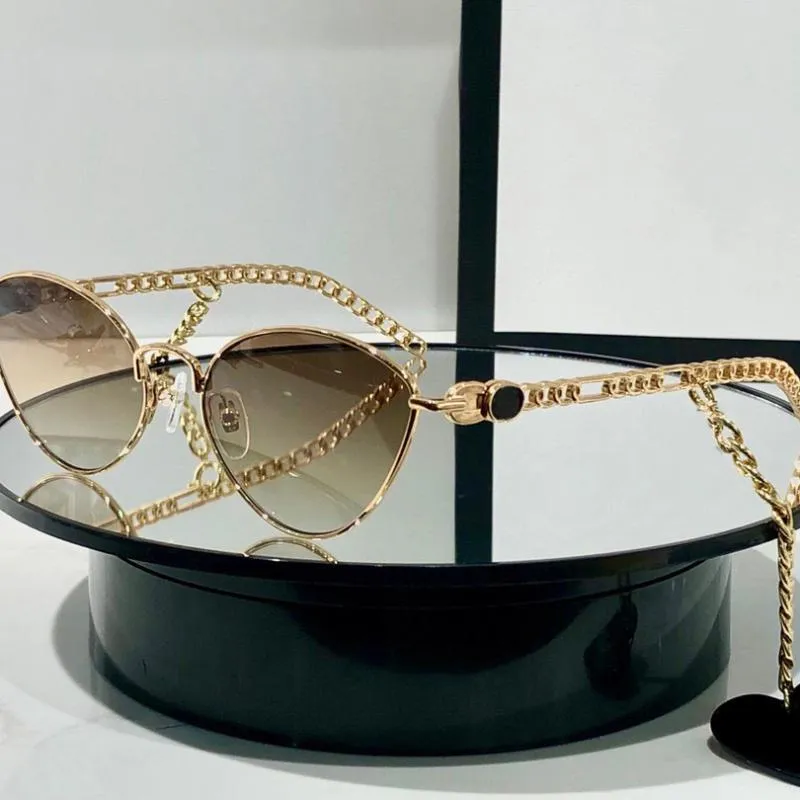 Solglasögon Metal Frame Cat Eye Women With Heart Shaped Charms Fashion Style Lady Eyewear223s