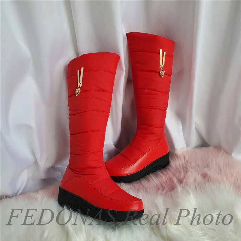 Chaussures de décoration en métal confortables pour femme bout rond compensé bottes élégantes pour femmes hiver fête de travail 210528