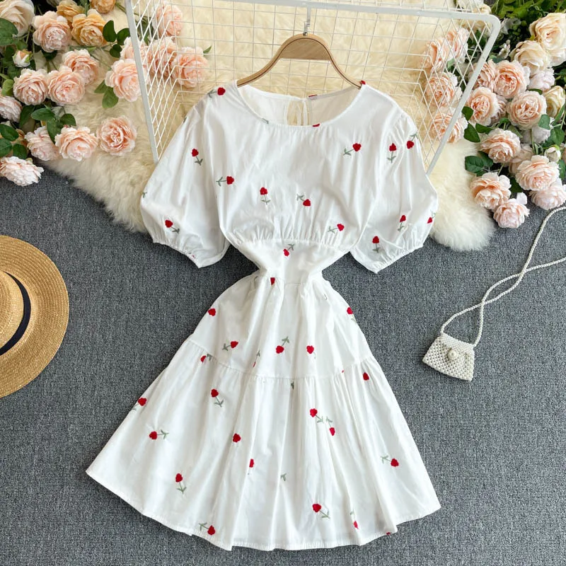 Elegante branco retro bordado bonito vestido midi verão verão oco aberto de volta fino feriado curto para mulheres vestido 210420