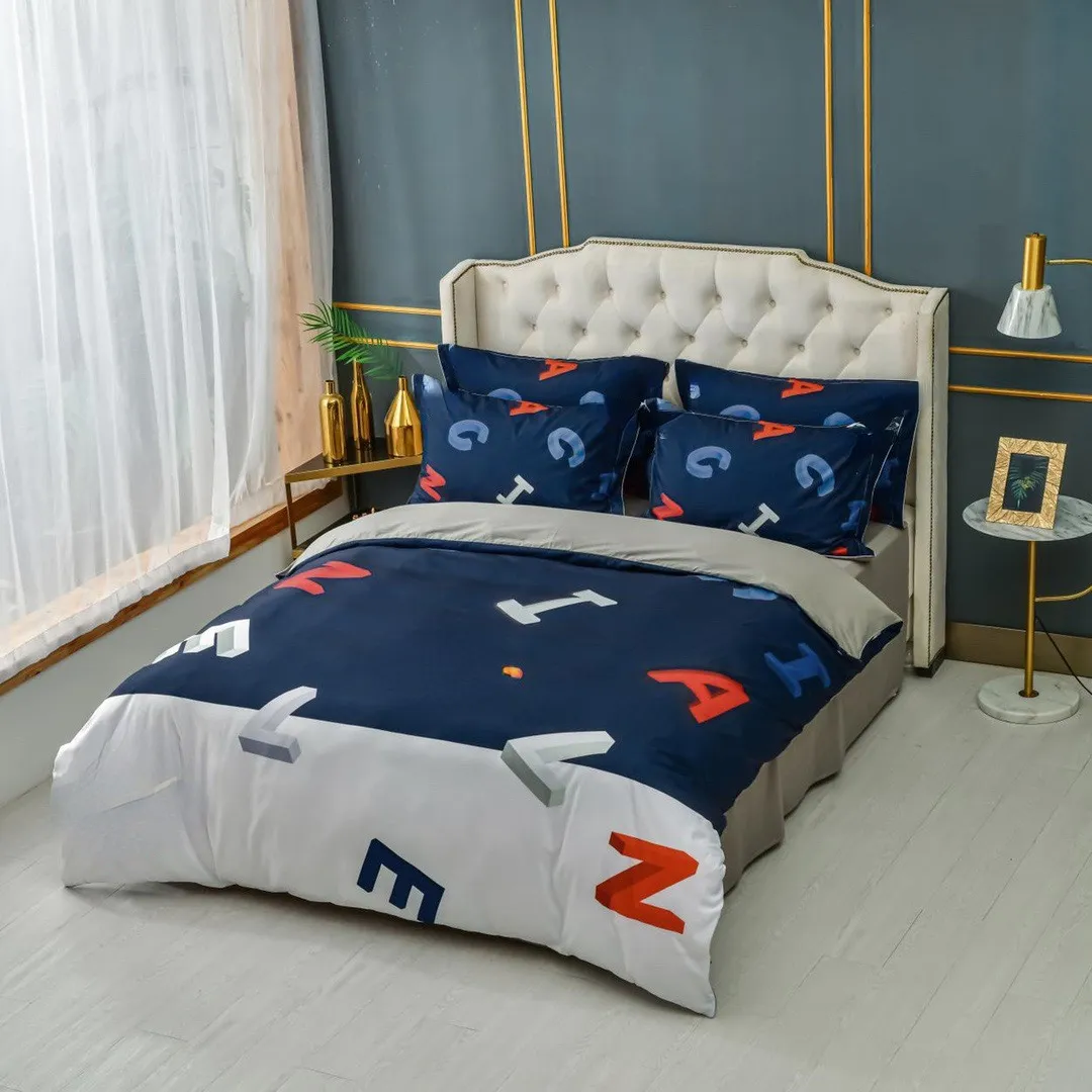 Morbido piumino copripiumino in cotone Set di biancheria da letto 4 pezzi Designer Luxury Letter Printing BedClothes Copricuscino