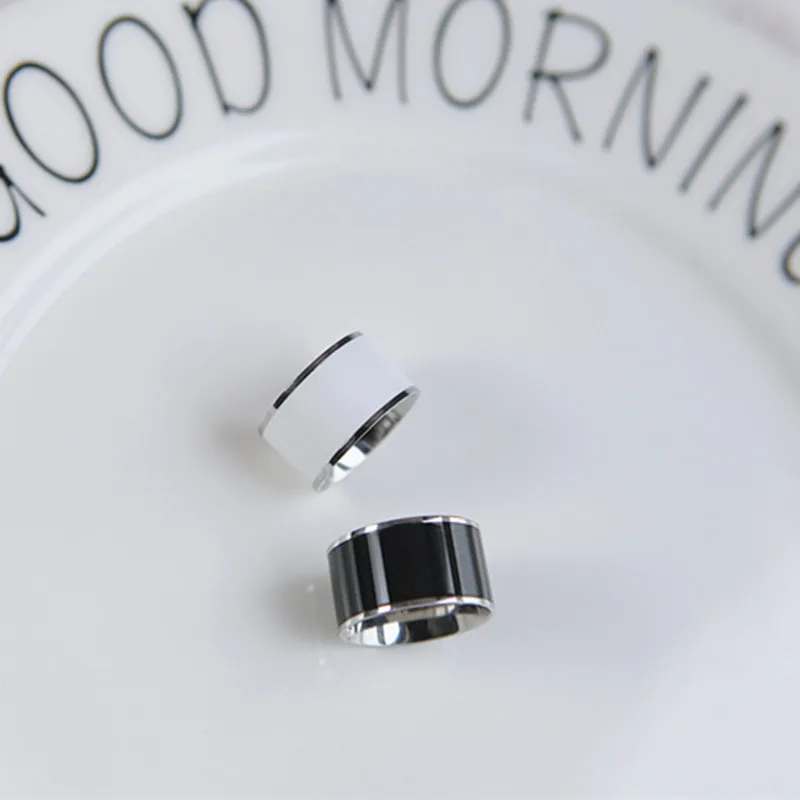 Exagerado preto e branco cerâmica índice dedo anel feminino simples titânio aço ampla tendência moda personalidade não-fading313o