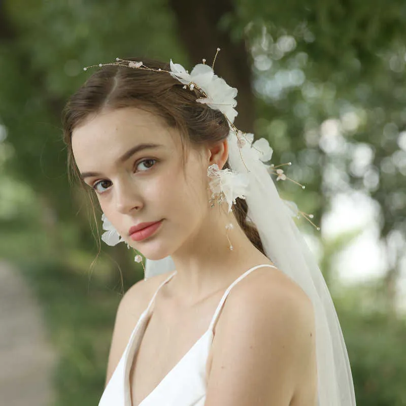 Ins Hotsale Fiore bianco Veli da sposa Copricapo da sposa in cristallo con velo Accessori donna fatti a mano X0726