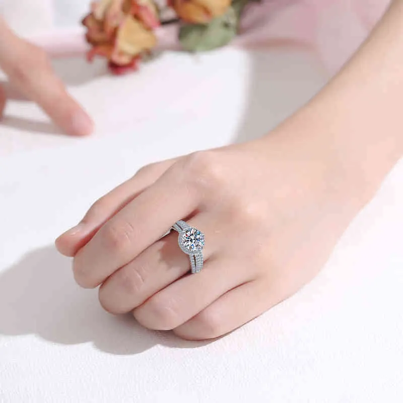 3.0 Carats bague de mariage de luxe rond brillant diamant Halo bagues de fiançailles pour les femmes bijoux de mariée comprennent la boîte 211217