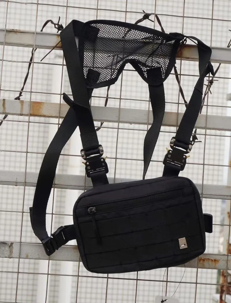 Metalowy przycisk 1017 Alyx 9sm funkcjonalne taktyczne torby na klatkę piersiową High Street 2 Borki Mężczyźni mężczyźni plecaki plecak 258r