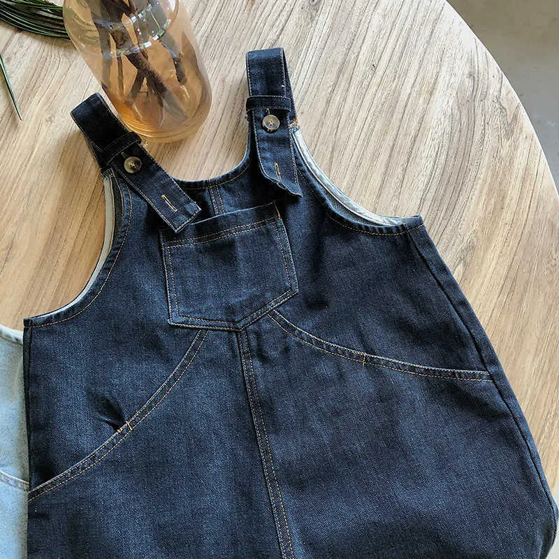 Koreansk stil Autumn Boys Girls Overdimensionerade denim Overallar Kids mycket lösa lapptäcke Bib Jeans 1-6Y 210708