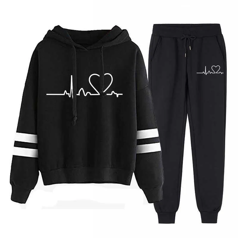 Kvinnor Tracksuits Höst Vårkläder Kvinnliga kostymer 2 stycken Set Hooded Sweatshirts och Black Pants Casual Outfits Love Print 210930