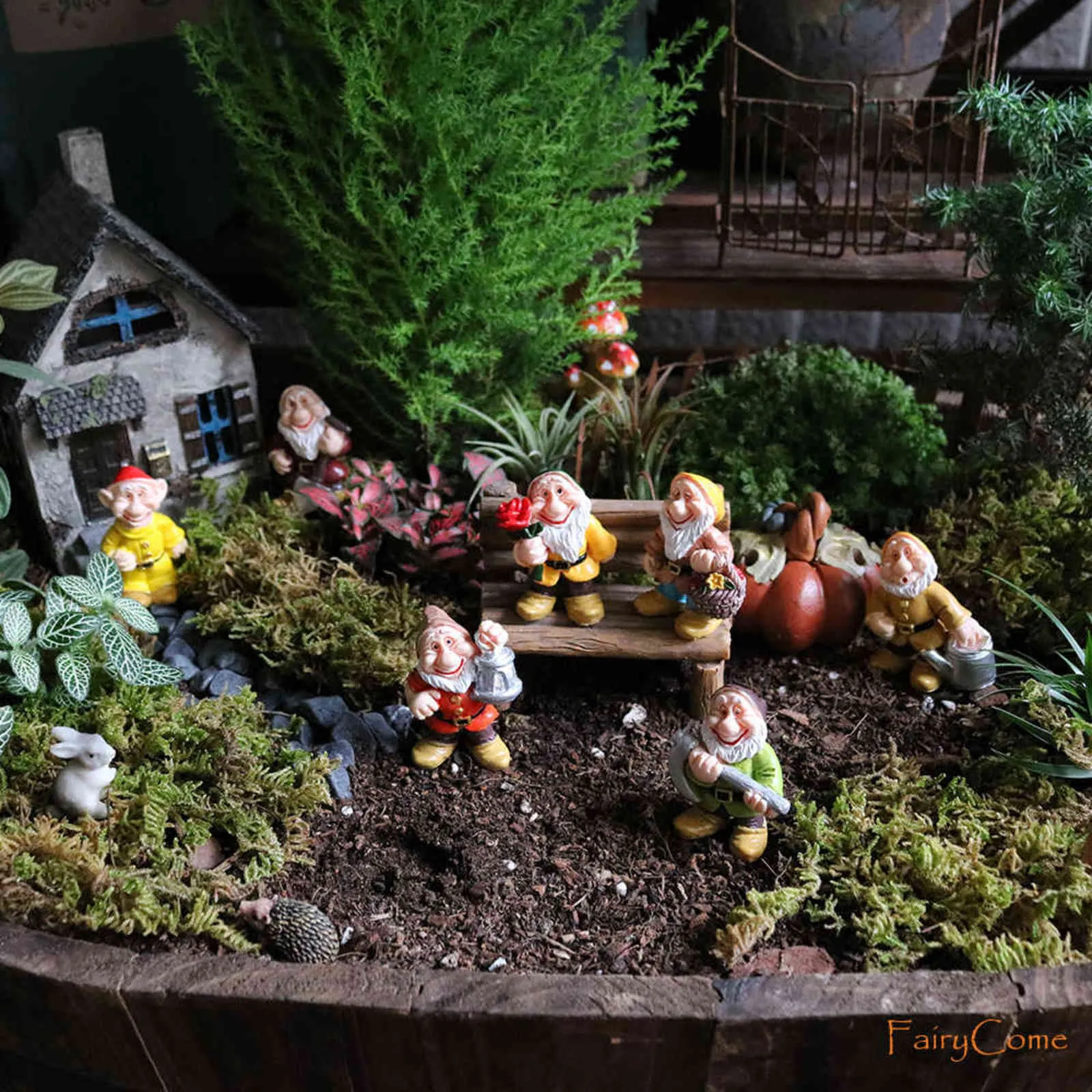 Fairycome 7ps Miniature Garden Gnomes Dwarf Figurines Resin Fairy Micro Mini Elf Figur Bonsai Dekoration 211101