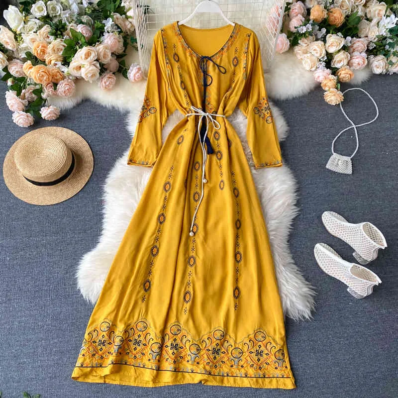Vestido feminino Bohemian estilo étnico vestido longo 2020 verão novo bordado flor o-pescoço lacing cintura feriado praia vestido ml1011 x0521
