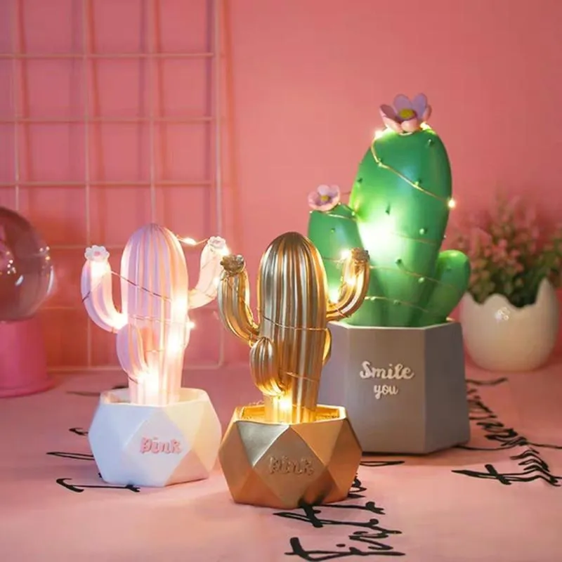 Oggetti decorativi Figurine Ins Cactus Lampada da tavolo a LED Dream Star Piccola luce notturna Decorazione della camera da letto Bel regalo le ragazze And265H