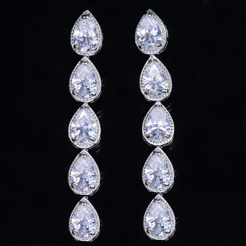 Gioielli di lusso Orecchini lunghi pendenti con goccia d'acqua firmati donna Orecchini con zirconi bianchi AAA in rame Orecchini con diamanti in oro 18 carati283r