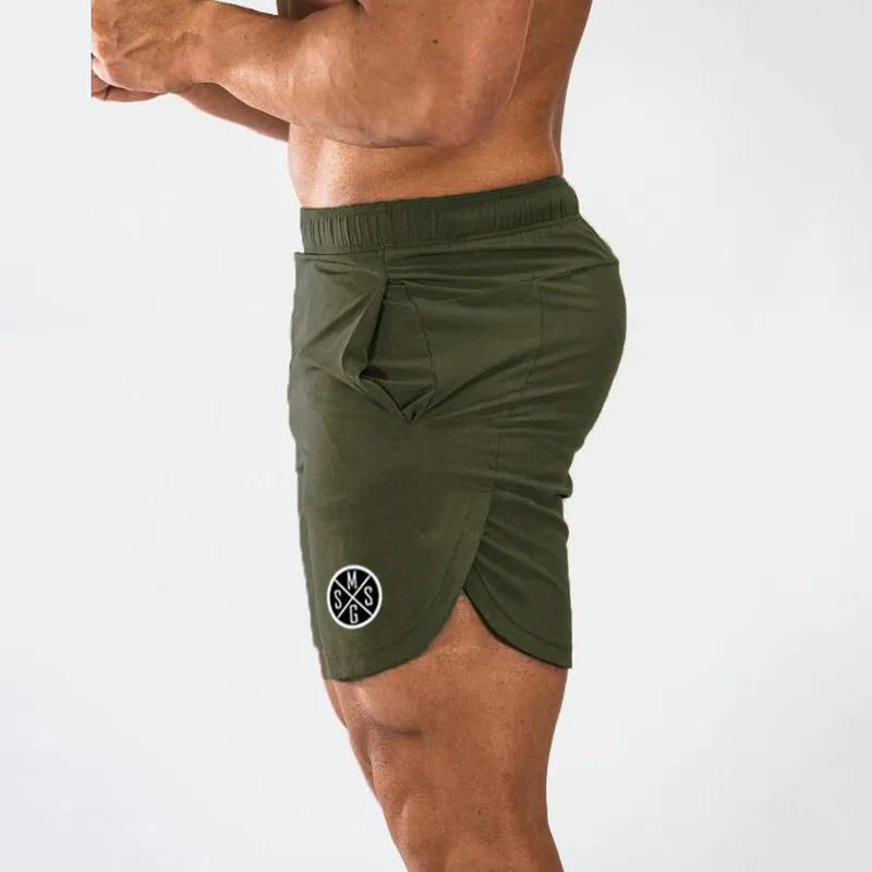 Muscleguys erkekler ince fit kısa pantolonlar fitness vücut geliştirme joggers erkekler şort eşofmanları fitness egzersiz kuru hızlı şort 210421