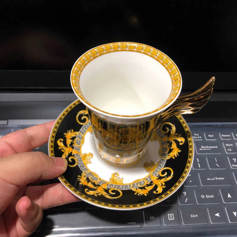 Set di tazze da caffè in ceramica Porcellana Tè Espresso Bicchieri da cucina Tavola la casa europea Decorazioni feste Compleanno di lusso Regalo di nozze