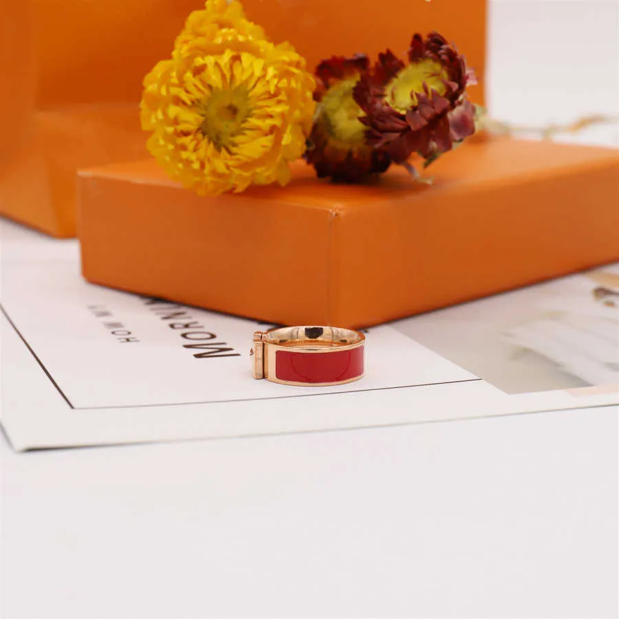 Bague lettre Design émail pour homme femme bagues bijoux pour femmes 4 couleurs en option avec emballage cadeau 8086102