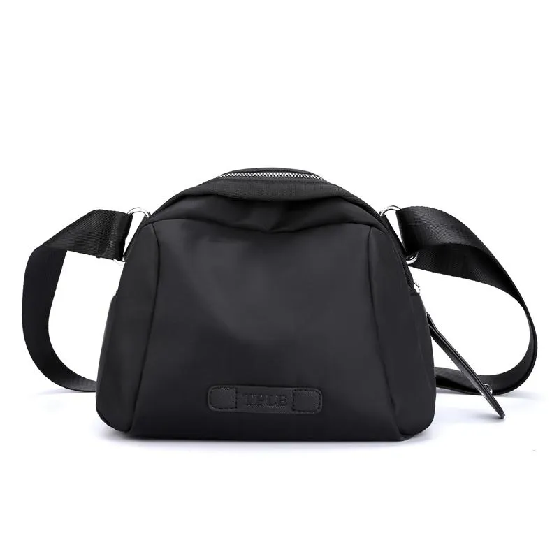 Worki wieczorowe ramię dla kobiet 2021 Moda mała solidna torba krzyżowa czarne torebki podróżne i luksusowe torebki projektant bolsa femi264v