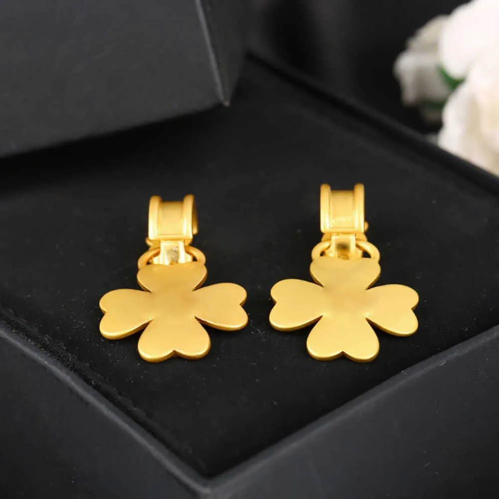 2021 marca de moda pérola jóias bonito adorável cor ouro trevo camélia flor brincos design festa casamento brincos exclusivos3985893