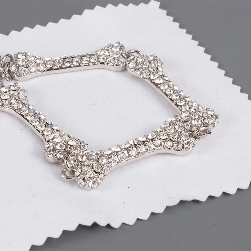 Blisly Rhinestone Bone Choker Naszyjnik z pieczęcią Kobiety