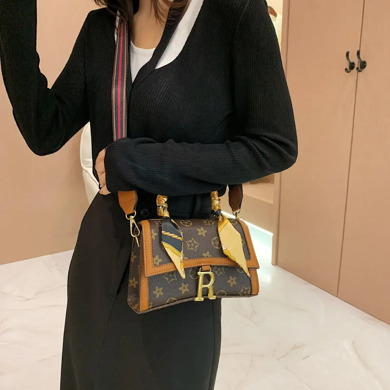 일일 가방 Womens 2021 새로운 큰 브랜드 고급 패션 숄더 메신저 가방 한국어 레트로 노예 작은 정사각형 가방