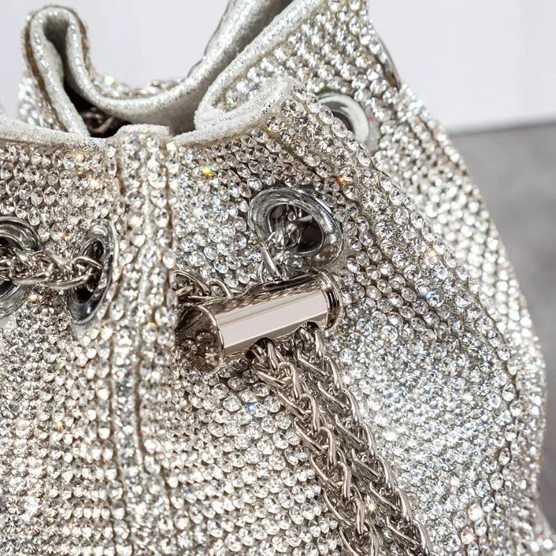 Evening Bags Diamonds Tassel Clutch Bag Women Luxury Designer Chain Metal Ring Handle Shiny Crystal Bucket Purse Bridal Wedding Pa163U
