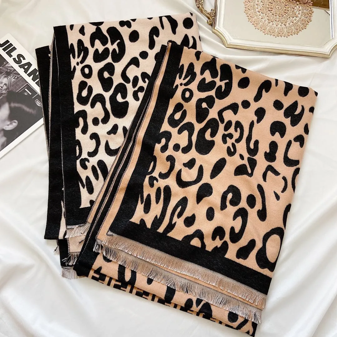 Große gedruckte Bufanda Frauen Kaschmirschal Winter Wram Leopard Hijab Dicke Pashmina Schals Lady Wraps Decke Quaste Echarpe225b