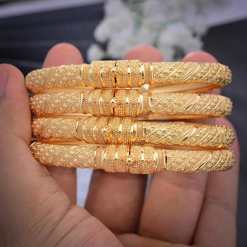 Wando 4 stks / partij koningin Prinses Dubai Gold Color Armbanden voor Vrouwen Vintage Bruid Bruiloft Armband Armbanden Afrika Arabische Sieraden Q0720