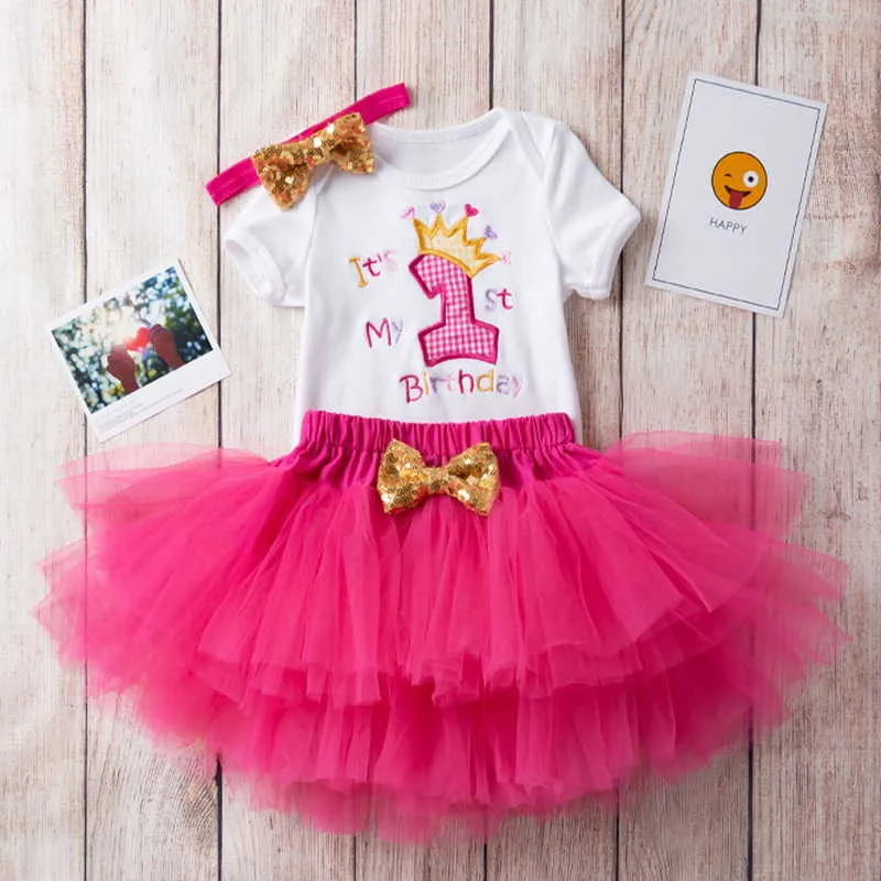 Sommar Alla hjärtans dag Baby Girls 2-PCs Sets Cartoon Unicorn Crown T-shirt + Tutu kjol Outfits Barn Jumpsuit E011 210610