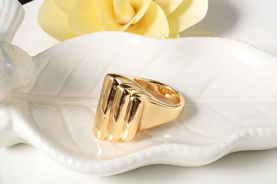 Sunny Big 2021 Design bijoux en cuivre de haute qualité femmes bague de Cocktail pour la fête cadeau de mariage quotidien