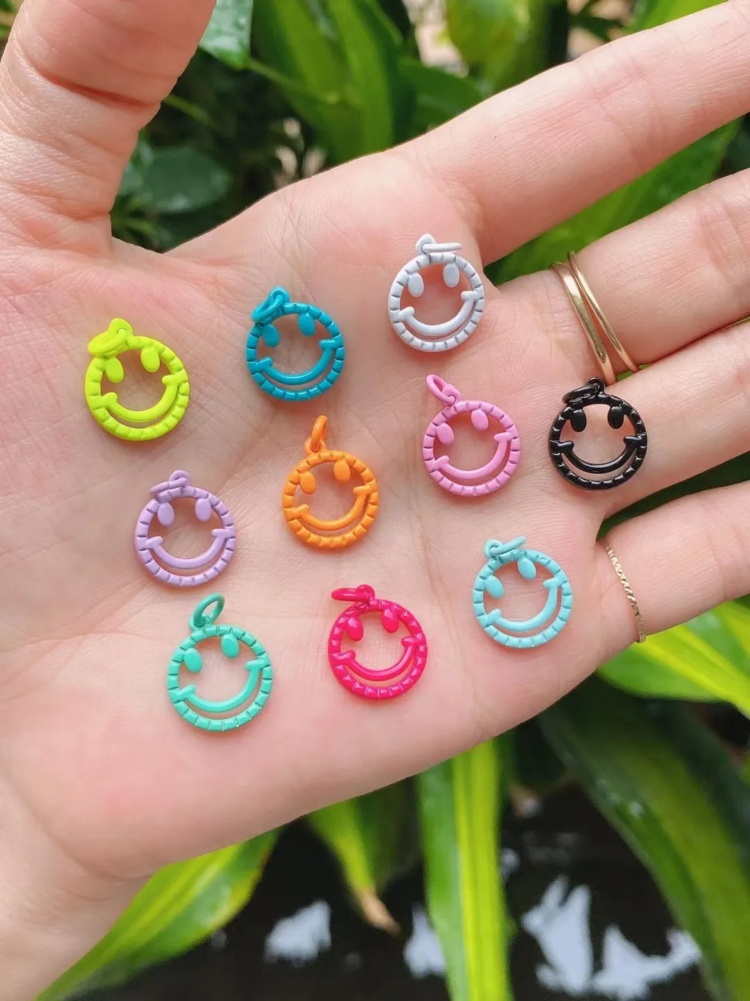 20 pièces, mignon coloré Smiley visage pendentif accessoires breloques pour la fabrication de bijoux bricolage boucles d'oreilles Bracelets résultats