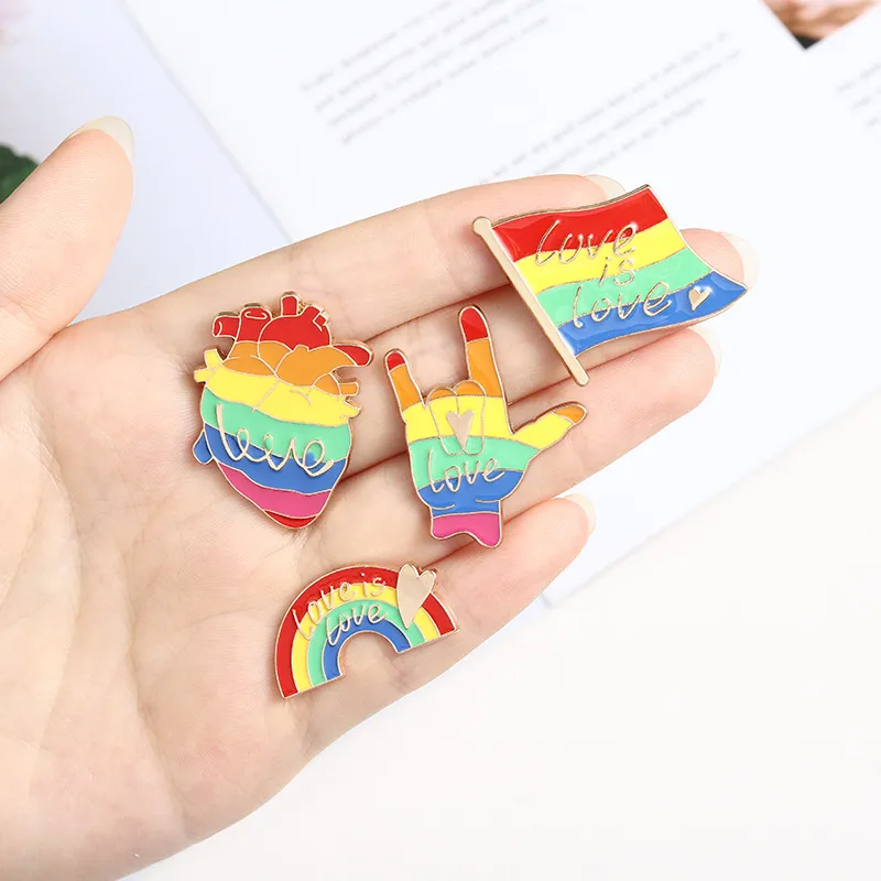 Émail Rainbow Series Lettre Pins Coeur Coloré Pont Amour Broches Pour Collier Vêtements Anti Lumière Bouton Badge Alliage Unisexe Bro268V