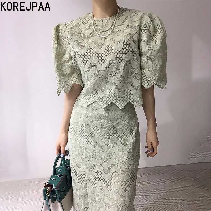 Korejpaa Women Dress Sets summer Korean Chic Elegant O-Neck Lace Crochet Short Sleeve Shirt and High Waist Split Skirt Suit 210526