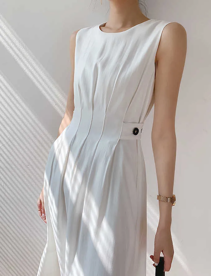 50' 60' Vintage Femmes Robe blanche pour l'été Français Satin Sans manches Slim A-Line Robes plissées 210608