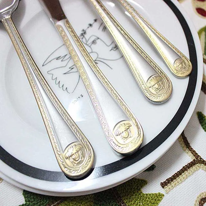 4 szt. Zestaw Vintage Western Gold Pleted Clant Connal Clant Zestaw Nóż Zestaw Golden Cutlery Grawerowanie stoli