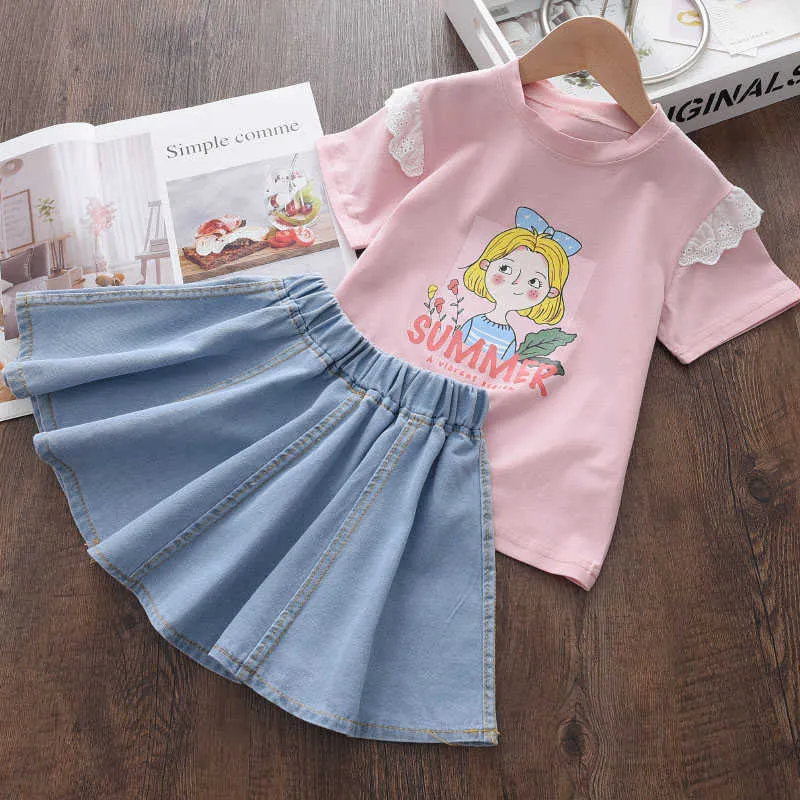 Bear Leader Girls Conjuntos de ropa con estampado de dibujos animados Verano Niños Bebé Camiseta de encaje y falda de mezclilla Trajes Niños Trajes casuales 2-6Y 210708