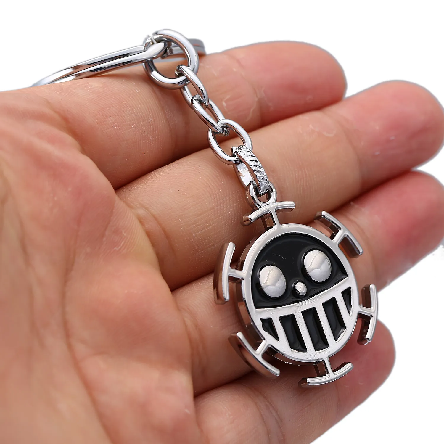 Anime One Piece Heart Piratas Trafalgar Law Bepo logotipo emblema liga de teclado Chans -chave de chaveiro acessórios da cadeia de chaves3995754