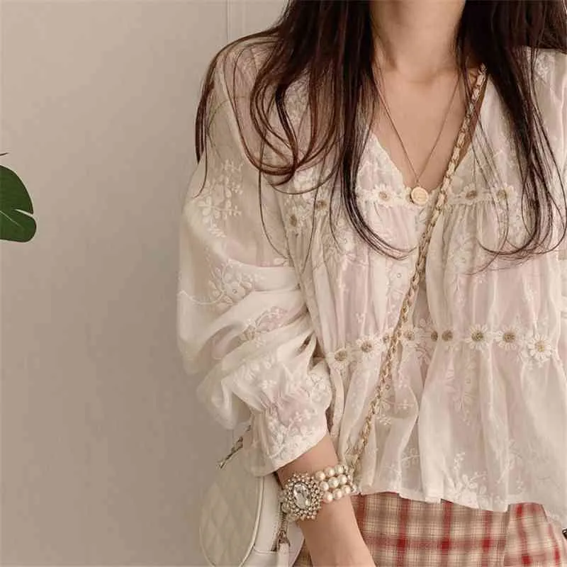 Chic printemps coussin V-Neck Blouse Women Fashion Flower Loose Ladies Shirt coréen Sweet Long Long White Tops Blusas Mujer 13037 210508