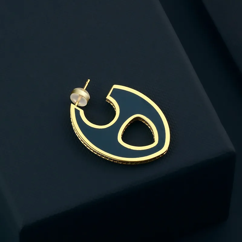 S925 스털링 은은 유럽 및 미국 싱글 에나멜 다이아몬드 귀걸이 성격 트렌드 디자인 럭셔리 브랜드 Jewelry311T