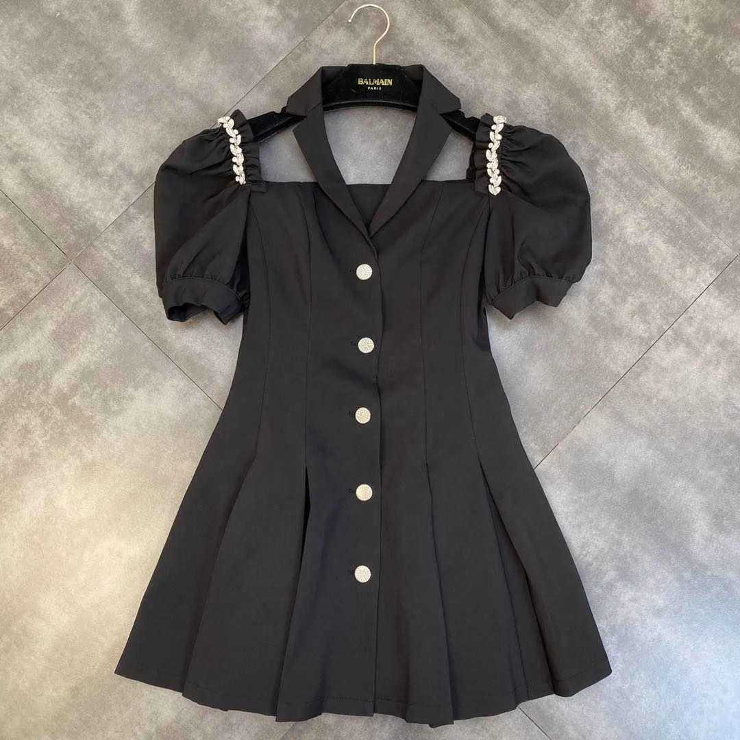 FABPOP Turn Down Collar Hollow Out Shoulder Diamonds Short Puff Sleeve Backless Single Breasted Buttons Slim Dress GC003 210709