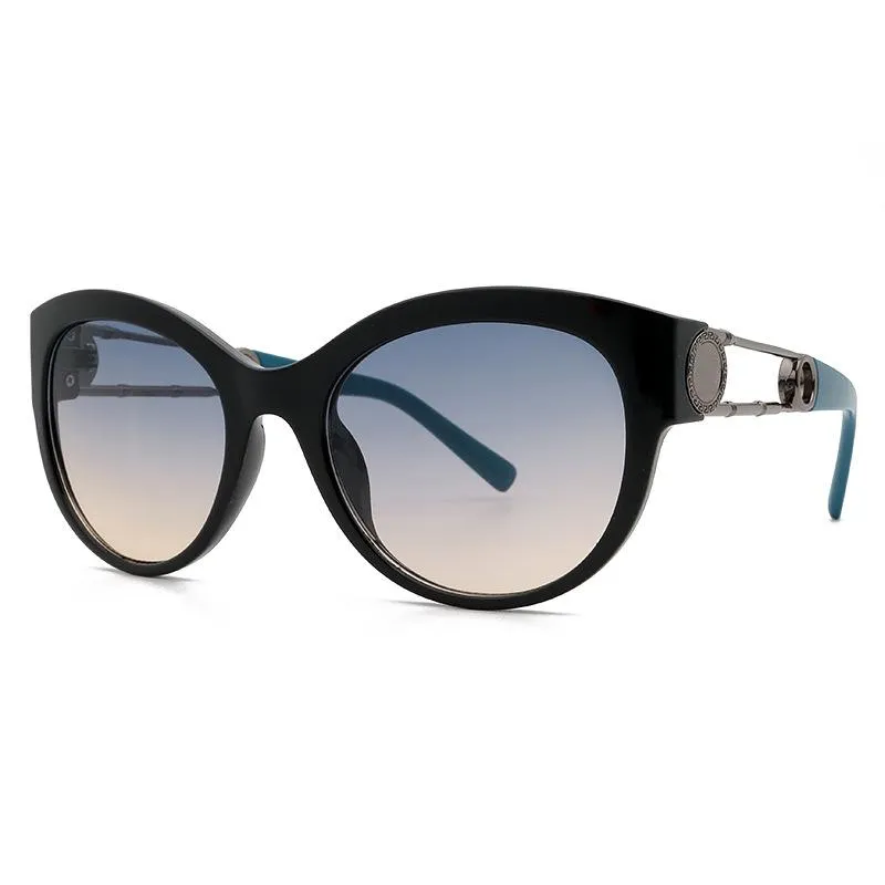 4389Luxur أعلى جودة النظارات الشمسية الكلاسيكية تصميم الأزياء للنساء Cat Cat Eye Sun Sun Glasses Eyewear Metal Glass Lenses 2021236p