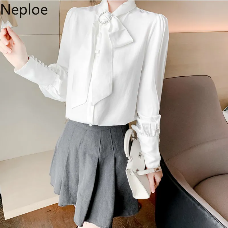 Neploe Blusas de Mujer Office Lady Blouses blanches élégantes Femmes Lace Up Bow Puff Sleeve Chemisier en mousseline de soie Femme Chemise élégante Tops 210422