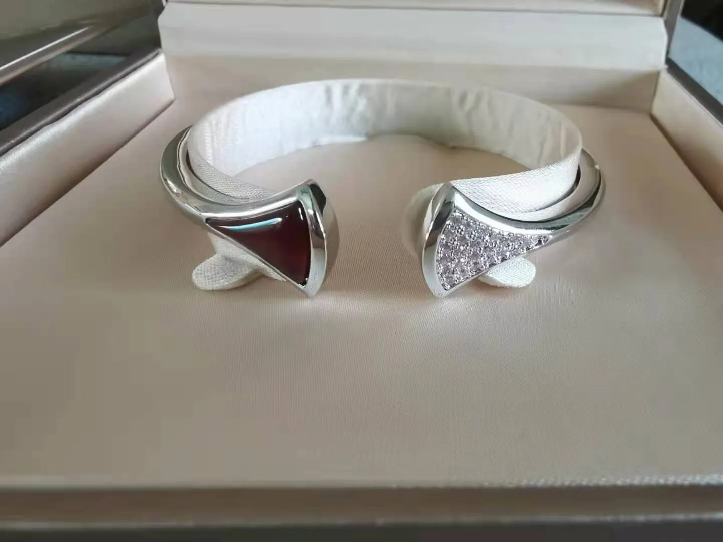 Dream de luxe en cuivre de rêve avec bracelets bracelets plaqué or 18 carats et cristal double ventilateur ouvert pour les femmes bijoux
