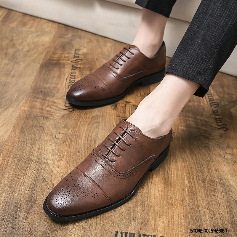 2022 neue Spitzen Vintage Lace Up Brogue Wohnungen Oxford Schuhe Männer Casual Faulenzer Formale Kleid Schuhe Sapatos Tenis Masculino