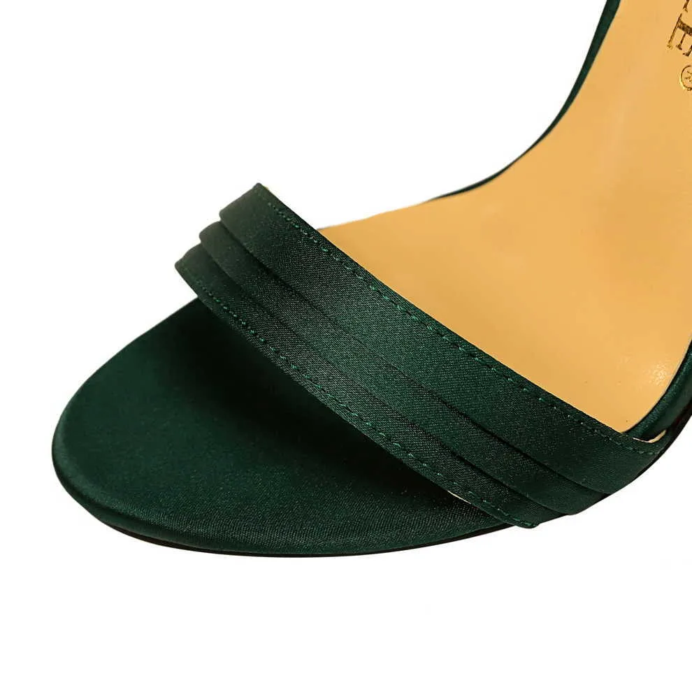2021 크리스탈 여성 새틴 11cm 하이힐 페티쉬 실크 샌들 검투사 여름 신발 오픈 발가락 녹색 플랫폼 블루 새틴 샌들 Y0721