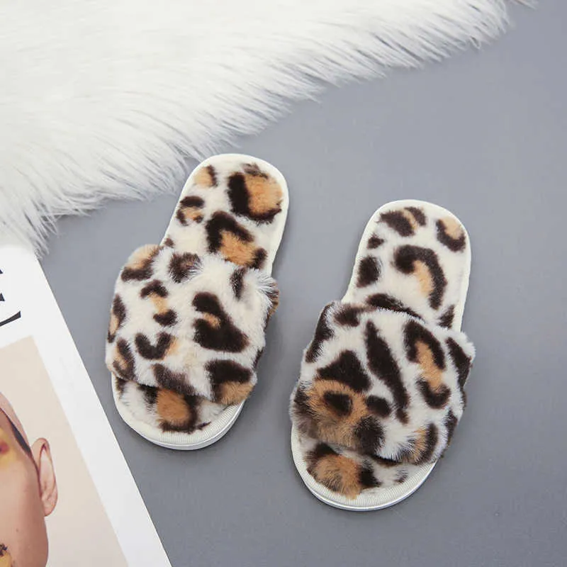 Buty dziecięce dla dziewczyny puszyste kapcie otwarte palce płaski dom kapcie maluch dziewczynka buty leopard futrzany kapcie zima kryty pantofel x0703