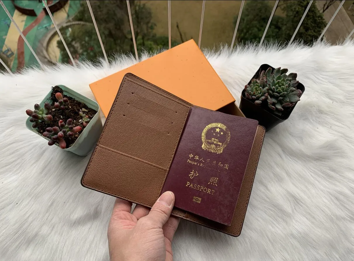 Con box para hombres pasaporte billetera 2018 portador de tarjetas para hombres de cuero portadas de cartera para pasaportes carteira masculina2986