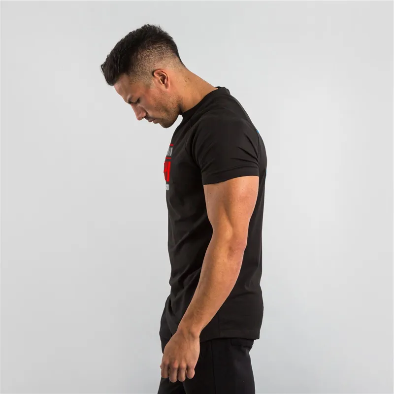 Moda Mężczyzna Krótki Rękaw Bawełniany T-shirt Summer Casual Siłownia Odzież Fitness Mens Bodybuilding T Shirt Male Slim Fit Tees Topy 210421